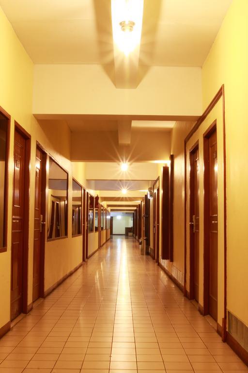 Pradipat Hotel Bangkok Exterior foto